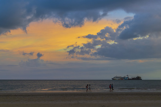 黃昏浪漫海景