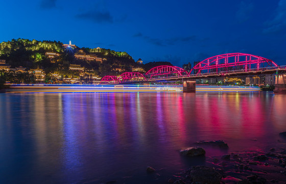 夜幕鐵橋