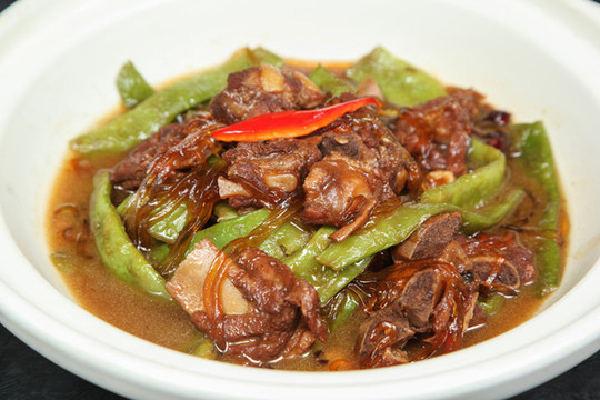 油豆角燜排骨