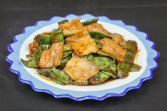 五花肉燒東北油豆角