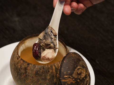 椰子雞灌湯