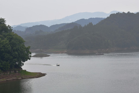 山區(qū)水庫
