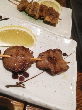 日式串燒牛舌和牛腸