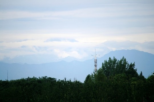 遠(yuǎn)山