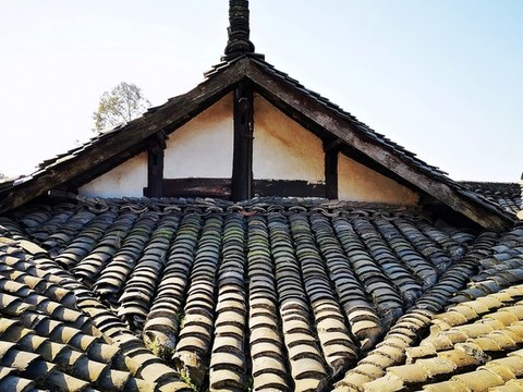 青瓦房