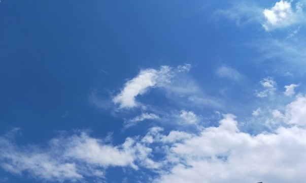 藍(lán)天白云