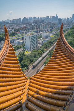 從武漢黃鶴樓上俯瞰城市全景