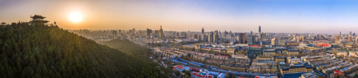 巨幅濟南英雄山風光全景圖