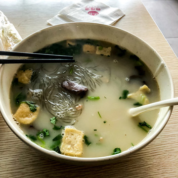 南京鴨血粉絲湯
