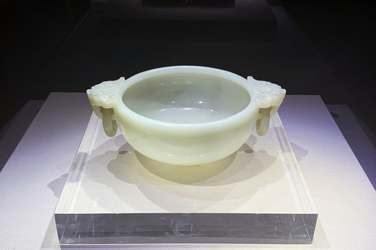 龍銜環(huán)耳玉洗