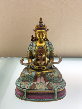 金地粉彩佛像