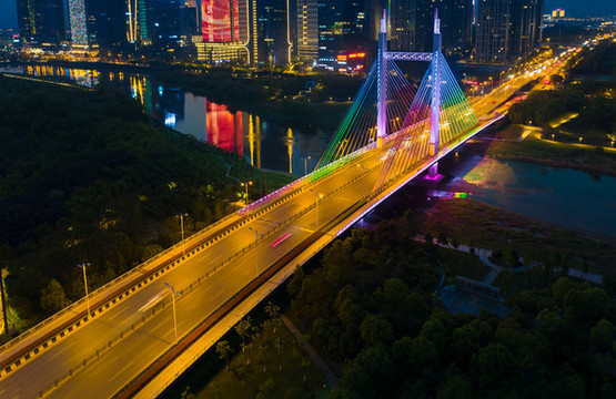 義烏商博大橋城市夜景