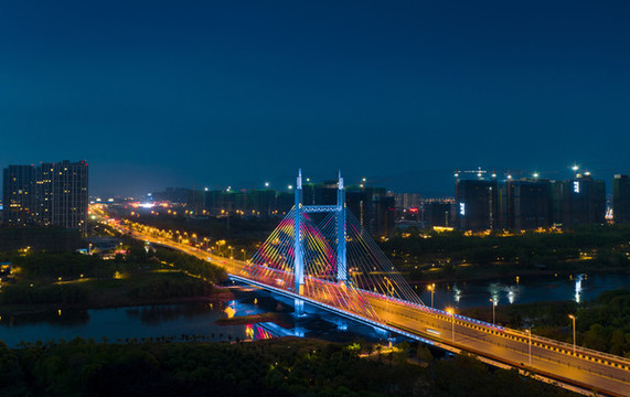 義烏商博大橋城市夜景