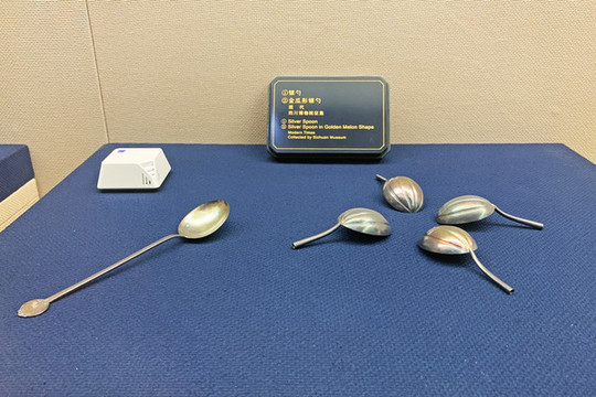 少數(shù)民族銀制生活用品