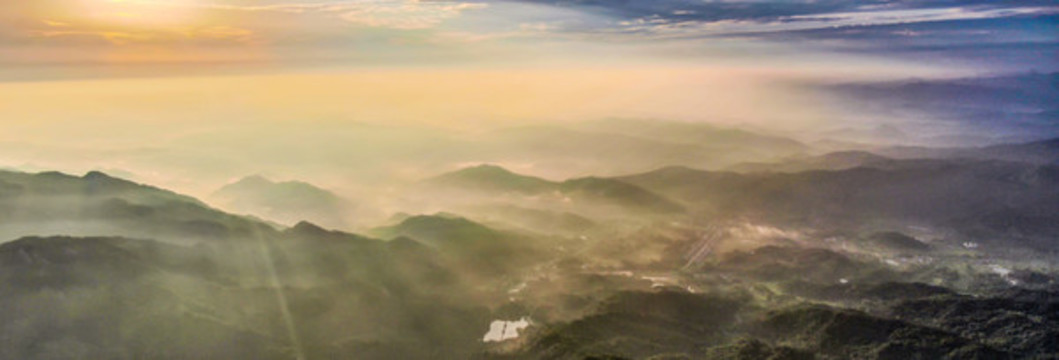 河南信陽大別山區(qū)全景風(fēng)光