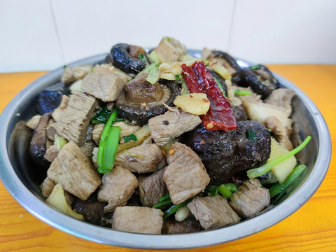 瘦肉燉香菇