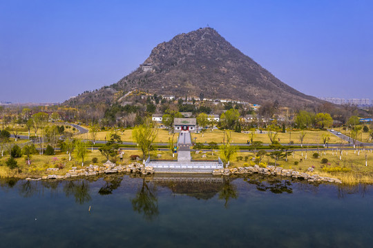 俯瞰濟(jì)南華不注山全景