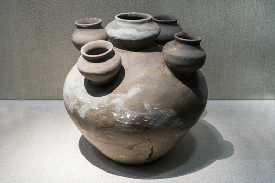 三國(guó)吳灰陶五聯(lián)罐
