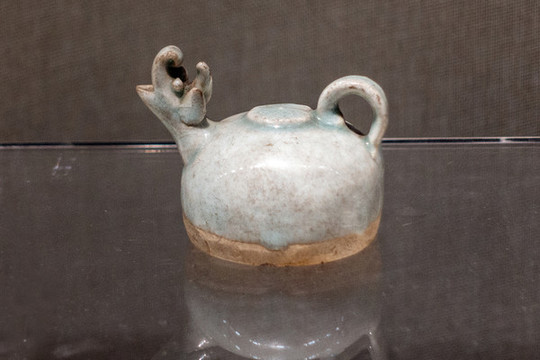 南宋景德鎮(zhèn)窯青白釉瓷水滴