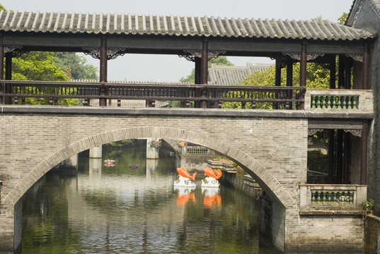 石板橋鐘樓閣
