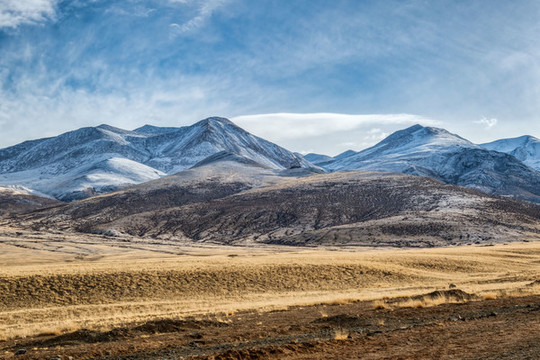 岡底斯山脈雪山