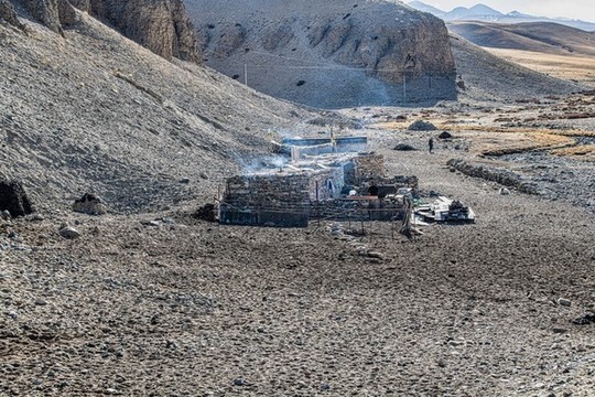 岡底斯山牧民放牧點