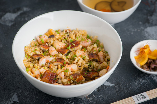 蝦仁鰻魚(yú)飯