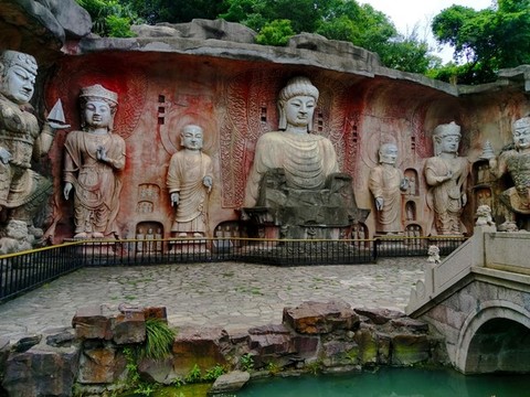 太湖仙島佛像群