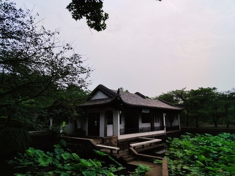 夜幕下的長春花漪古建筑景致