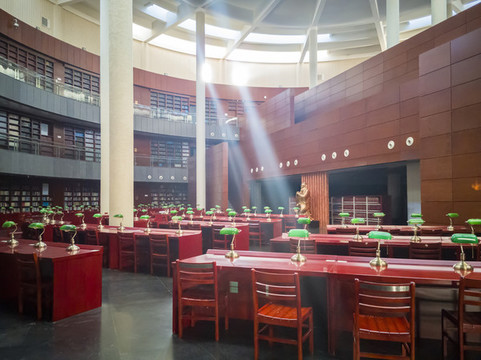 山西大學(xué)圖書館閱覽室之一