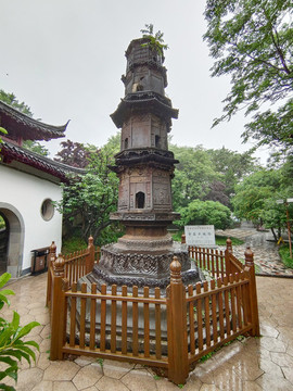 鎮(zhèn)江北固山甘露寺鐵塔