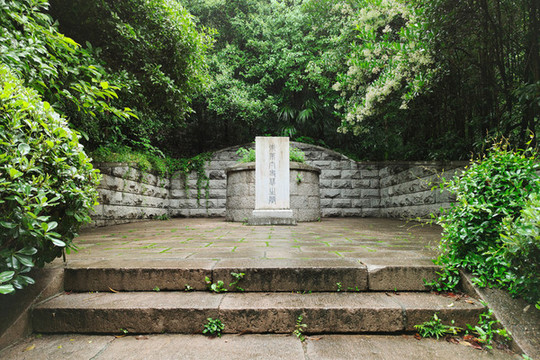 鎮(zhèn)江北固山太史慈墓