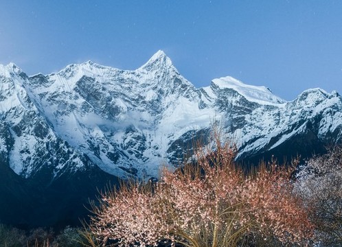 南迦巴瓦夜景