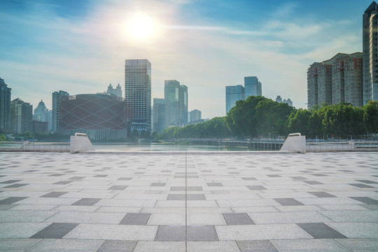 武漢城市建筑天際線和市民廣場(chǎng)