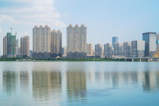 武漢城市建筑天際線和沙湖風光