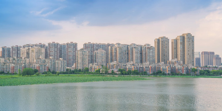 武漢城市建筑天際線和沙湖風(fēng)光
