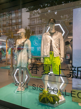服裝店櫥窗