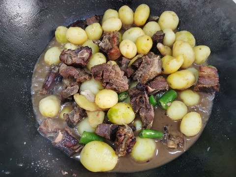 臘排骨燉土豆