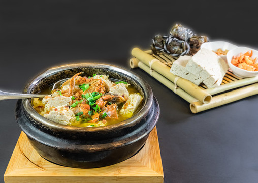 螃蟹燉凍豆腐