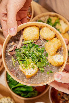 鴨血粉絲湯