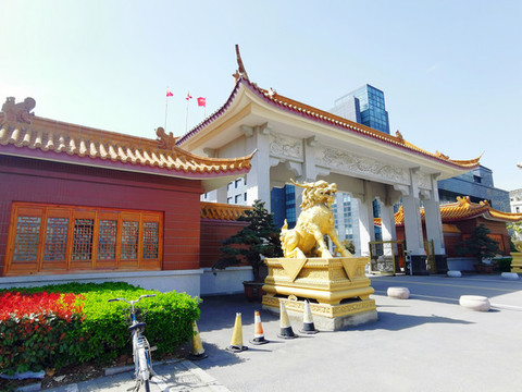 工廠大門