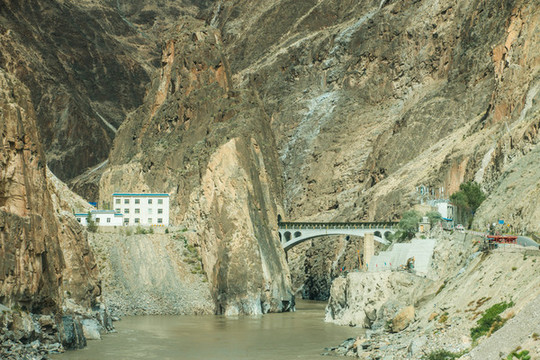 川藏線公路風(fēng)景