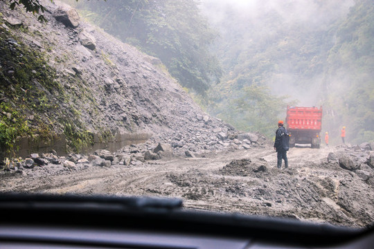 墨脫公路風光