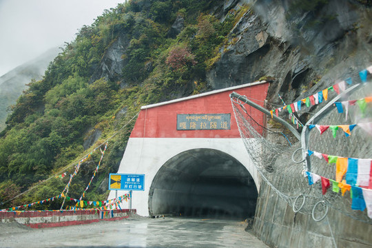 墨脫公路風(fēng)光
