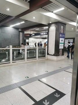 地鐵站內(nèi)部結(jié)構(gòu)