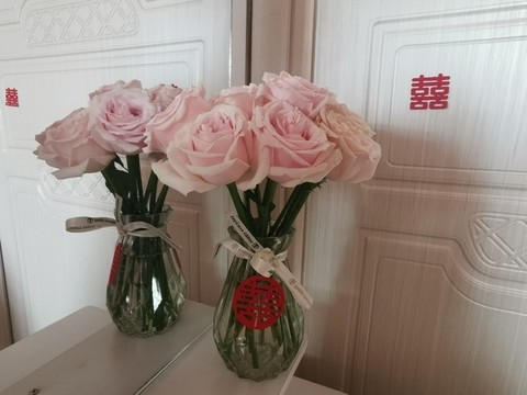 花瓶中的玫瑰花