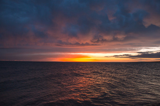青海湖日出