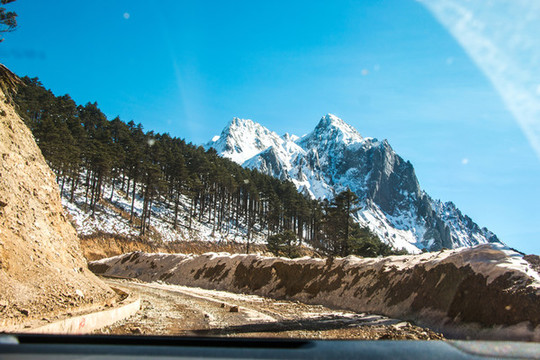 德貢公路風(fēng)景
