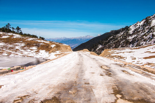 德貢公路風(fēng)景