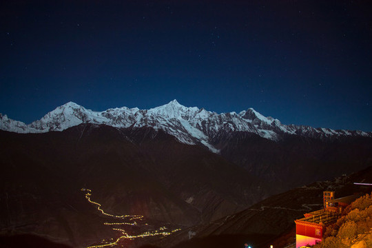 德欽飛來寺梅里雪山